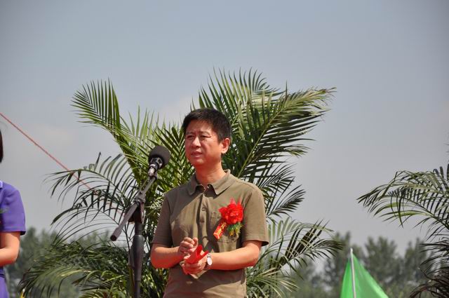 古松等出席平顶山奥斯达化学助剂有限公司20万吨高性能减水剂项目开工