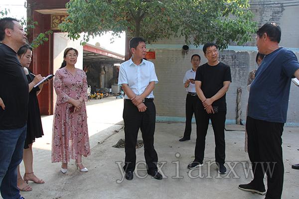 古松到龚店镇看望慰问优抚对象和贫困群众