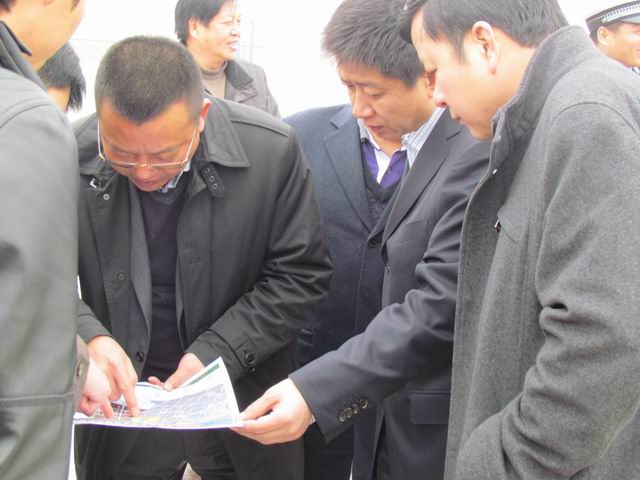 (召开投资洽谈会)(川东集团董事长李志祥)(县政府县长古松)2月29日